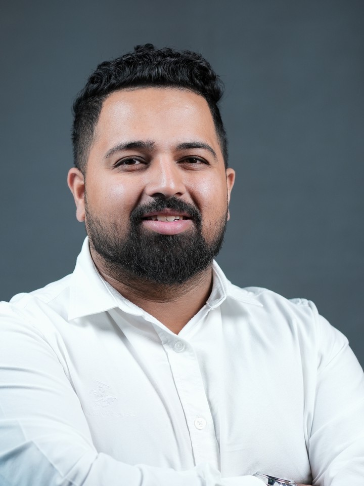 Shivam Arora, Sales Leadership at Storeys Real Estate
